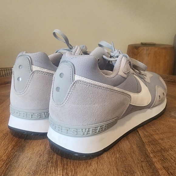 Nike Venture Runner Wide DM8453-003 Lt Smoke Grey/White Sneakers Men's Size 13 - Picture 2 of 14